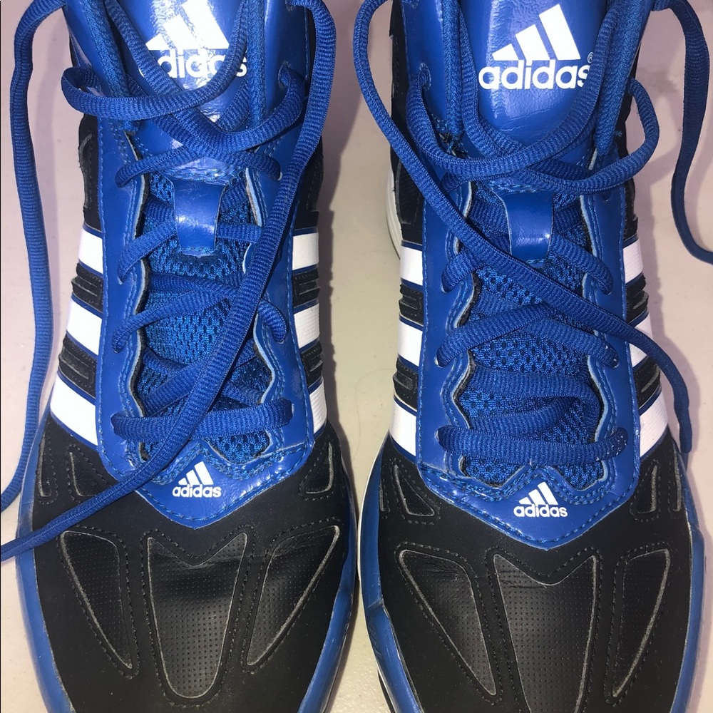Adidas tennis shoes